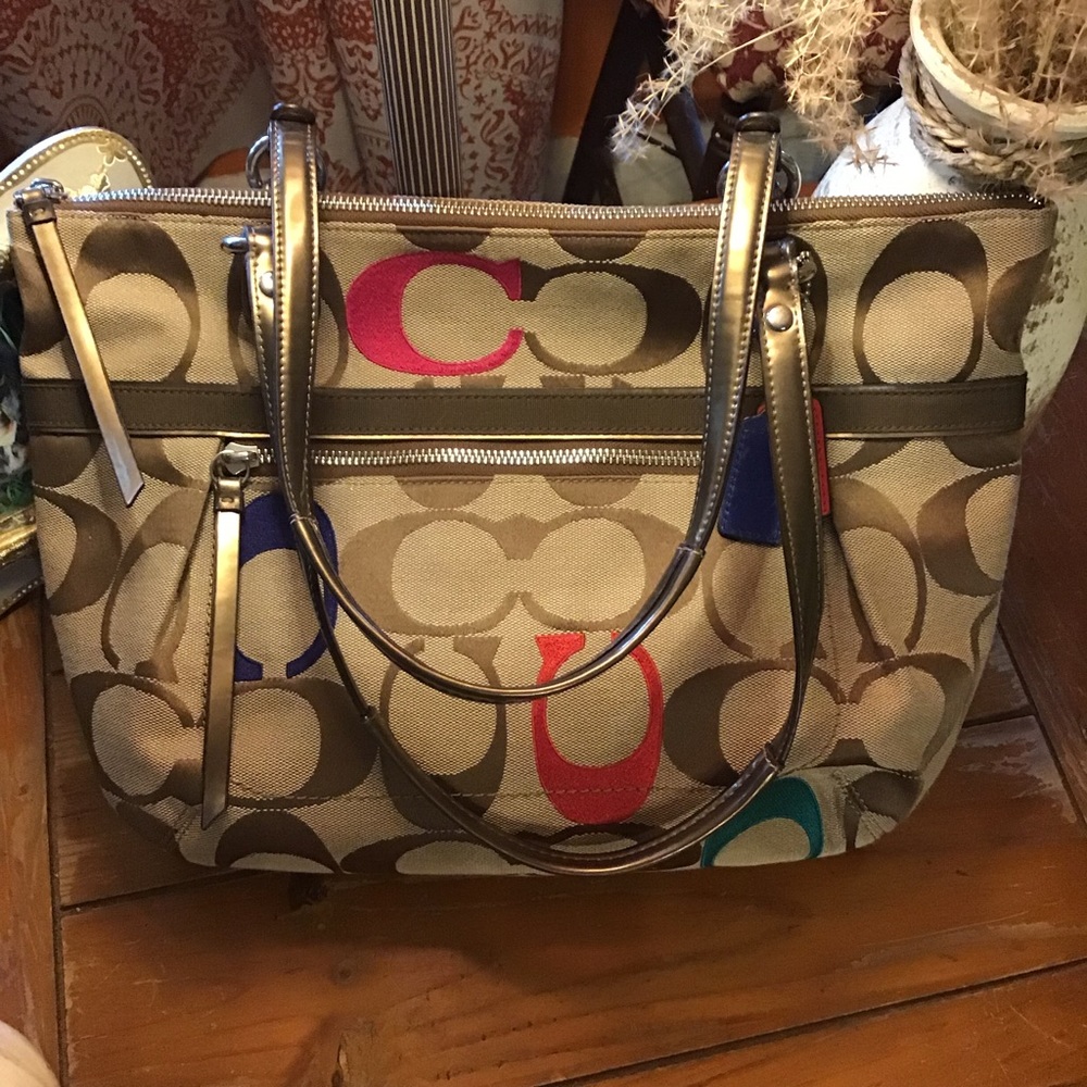 Colorful Coach Poppy Tote!